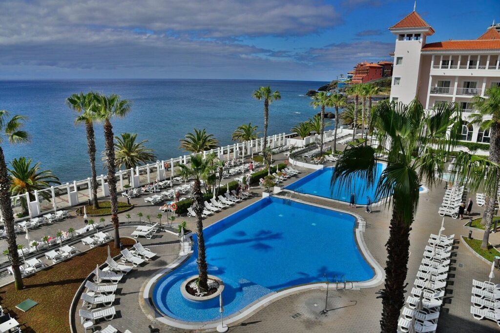 Top 6 Kids-Friendly hotels in Madeira, family getaway
